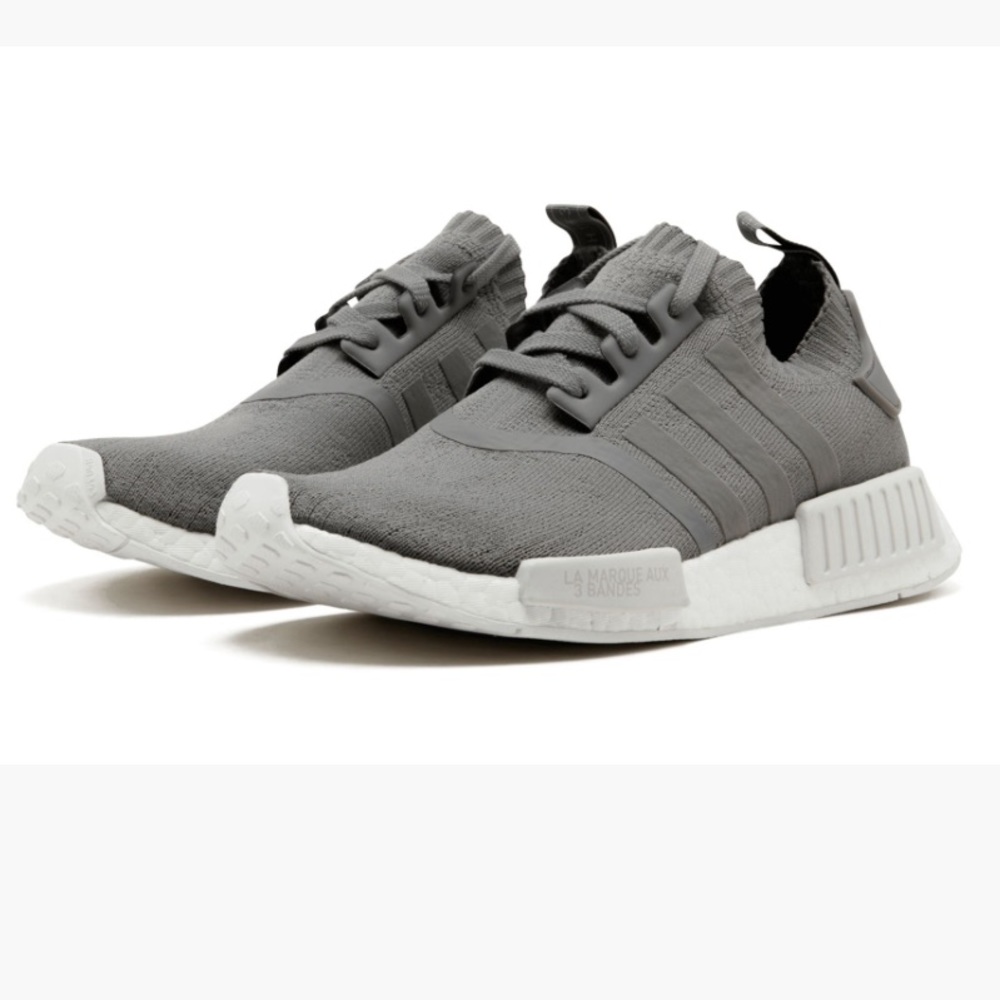 Women’s dark/ charcoal grey Adidas PrimeBlue shoes/ sneakers size 8.5